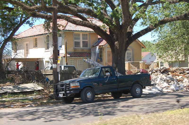 New Orleans 04-08-06 050.JPG - Nice areas were hit hard too, but the owners of homes in these areas have the resources to speed repairs along.